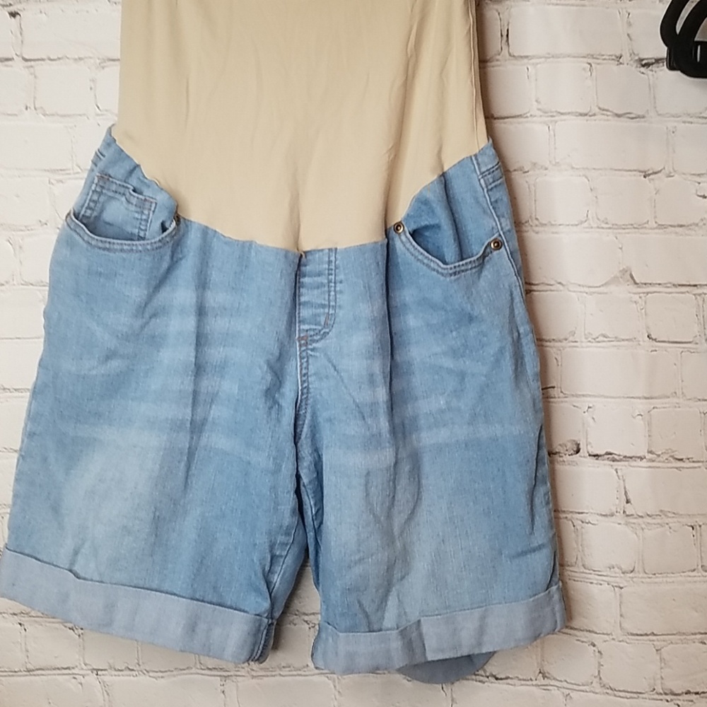 Maternity shorts